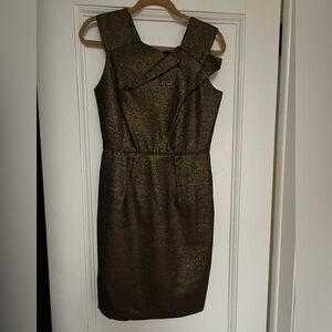 Elegant Gold Sleeveless Dress